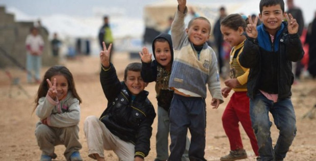 Trẻ em Syria ký tên vào thỉnh nguyện thư kêu gọi hoà bình