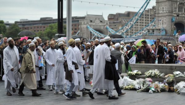 Các imam từ chối cầu nguyện trong tang lễ của những kẻ khủng bố thiệt mạng
