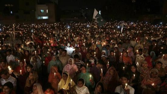 Các nhà lãnh đạo tôn giáo cầu nguyện cho các nạn nhân trong cuộc khủng bố vào lễ Phục sinh tại Pakistan