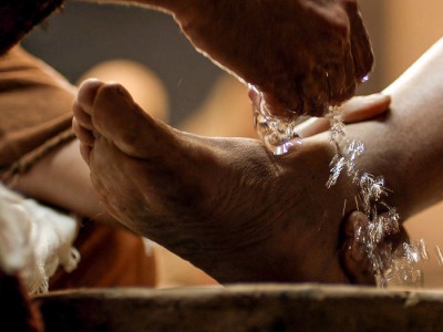 Thứ Năm Tuần Thánh: ĐTC Phanxicô sẽ rửa chân cho 12 người tị nạn