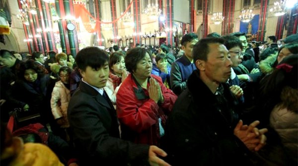 Tín hữu Trung Quốc viếng đền các Thánh Tử Đạo để cầu cho sự hiệp nhất