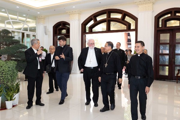 Đức TGM Paul Richard Gallagher, Bộ trưởng Ngoại giao Tòa Thánh, đến Tổng Giáo phận Sài Gòn