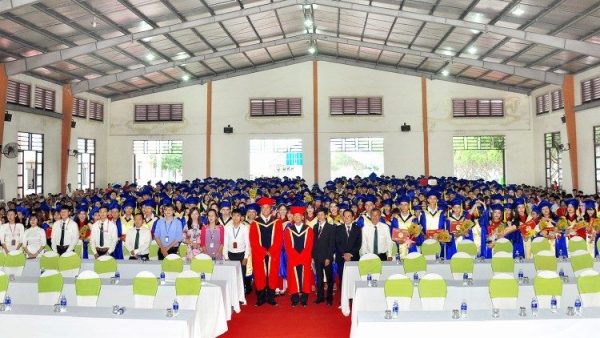 Trường Cao đẳng Hòa Bình Xuân Lộc: tốt nghiệp và khai giảng