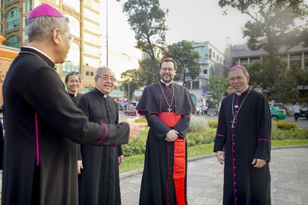 Đức Hồng y Giorgio Marengo viếng thăm và tri ân Giáo hội Công giáo Việt Nam
