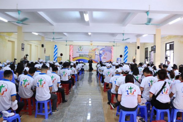 Khai mạc Hội ngộ Giới trẻ thừa sai Chúa Cứu Thế Việt Nam lần thứ nhất tại TGP Huế