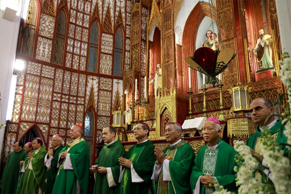 Phái đoàn ngoại giao của Tòa Thánh đến Hà Nội