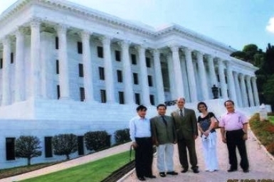 Phái đoàn Chính phủ Việt Nam thăm Trung tâm Baha`i Thế giới