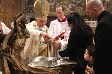 Thay đổi trong nghi thức rửa tội nhấn mạnh đến căn tính của Hội Thánh