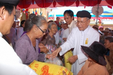 Họ đạo Sài Gòn làm công tác từ thiện ở huyện đảo Lý Sơn, Quảng Ngãi