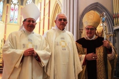 Cựu giám mục Anh giáo trở thành linh mục Công giáo
