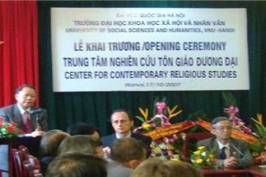 Thành lập hai Trung tâm nghiên cứu tôn giáo tại Hà Nội và Sài Gòn