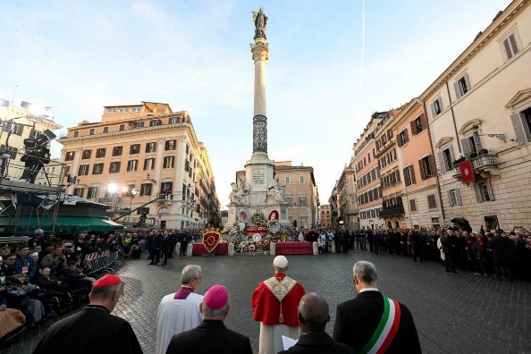 Trước Đức Mẹ Vô nhiễm Nguyên tội, ĐGH Lêô XIV đã cầu xin Đức Mẹ chăm sóc nhân loại đang đau khổ