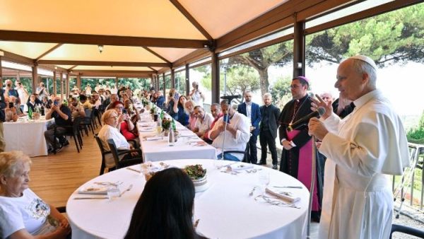 Đức Giáo hoàng sẽ chủ sự Thánh lễ Ngày Năm Thánh Người Nghèo và ăn trưa với 1.300 người nghèo