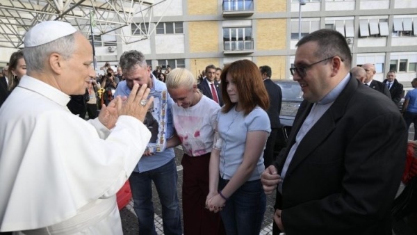 Đức Giáo hoàng Lêô XIV xuất viện, trở về Vatican