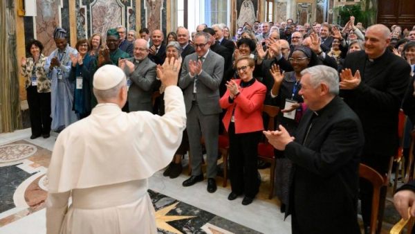 Đức Giáo hoàng: Trong bối cảnh thế giới chia rẽ, cần chứng tá về hiệp nhất, đối thoại và hòa bình