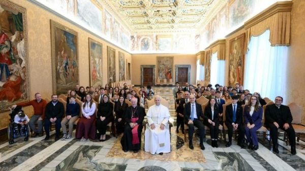 ĐGH Lêô XIV khích lệ các thiếu niên Công giáo Tiến hành Ý làm hòa trước lễ Giáng sinh