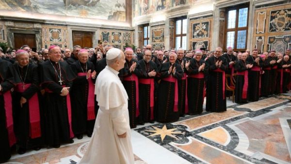 Đức Giáo hoàng: Việc đào tạo thần học được dành cho mọi người