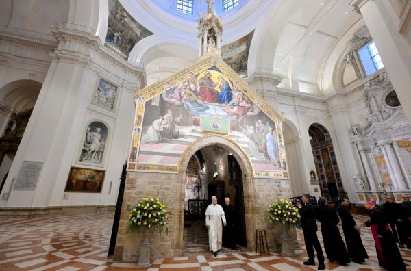Đức Giáo hoàng sẽ cử hành Thánh lễ tại Assisi, Rimini và Castel Gandolfo trong tháng 8