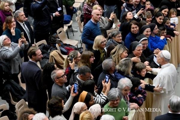 Diễn văn của ĐGH Lêô XIV dành cho Giáo triều Roma nhân dịp gặp gỡ chúc mừng Giáng sinh, ngày 22.12.2025