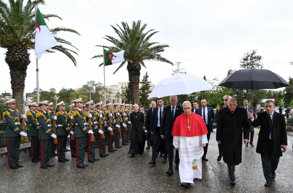 Đức Giáo hoàng viếng Đài tưởng niệm Maqam Echahid