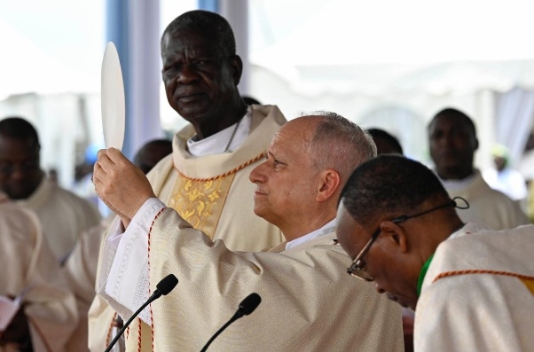 [Tông du Camerun] Đức Giáo hoàng cử hành Thánh lễ tại sân vận động Japoma ở thành phố Douala