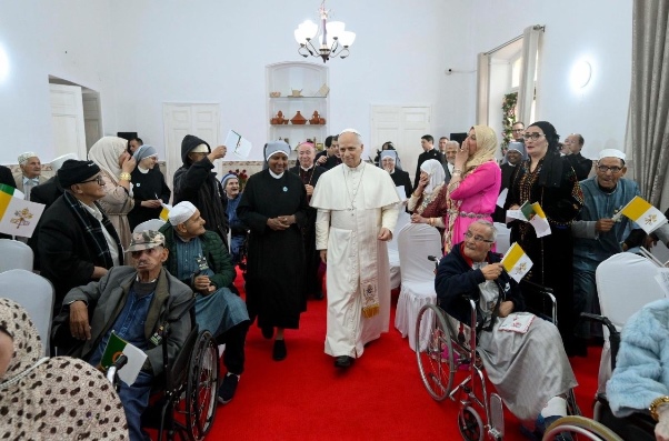 [Tông du Algeria] Đức Giáo hoàng thăm nhà dưỡng lão của Dòng Tiểu Muội Người Nghèo