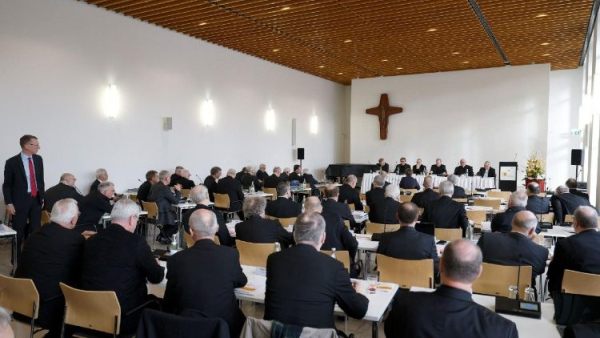 Sứ thần Tòa Thánh tại Đức cảnh báo Hội đồng Giám mục về những chia rẽ có thể từ việc cải cách