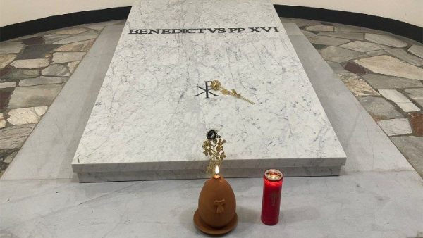 Các Thánh lễ tại Vatican nhân kỷ niệm 3 năm ĐGH Biển Đức XVI qua đời