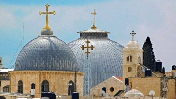 Cảnh sát Israel ngăn cản Đức Thượng phụ Pizzaballa vào Nhà thờ Mộ Chúa