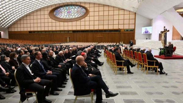 Cha Pasolini: “Đừng dùng những điều thuộc về Thiên Chúa để tìm kiếm sự chấp thuận và công nhận”