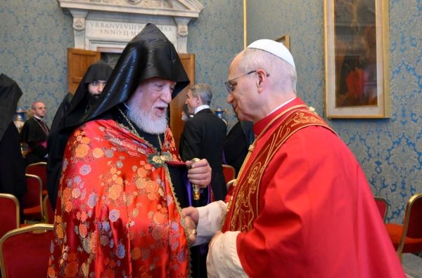 Đức Giáo hoàng nhấn mạnh sự hiệp nhất Kitô giáo khi tiếp Đức Thượng phụ Aram I