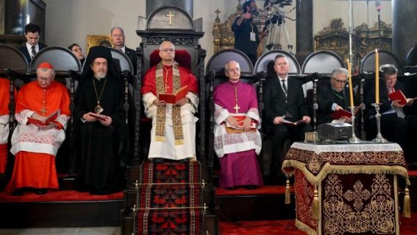 Đức Giáo hoàng tham dự Phụng vụ Thánh tại Nhà thờ Thượng phụ của Giáo hội Chính Thống Constantinople