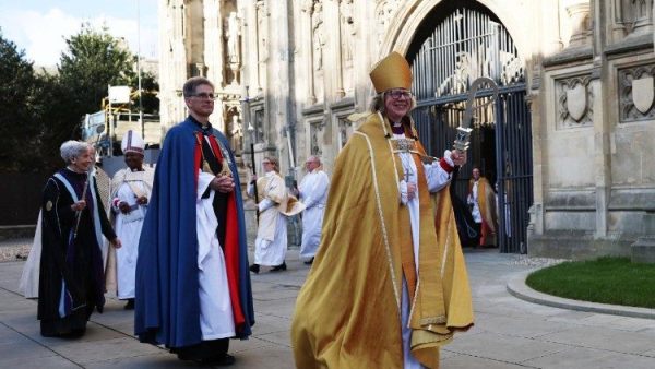 Nữ Tổng Giám mục Anh giáo đáp lại lời Đức Giáo hoàng mời gọi đối thoại trong chân lý và tình yêu