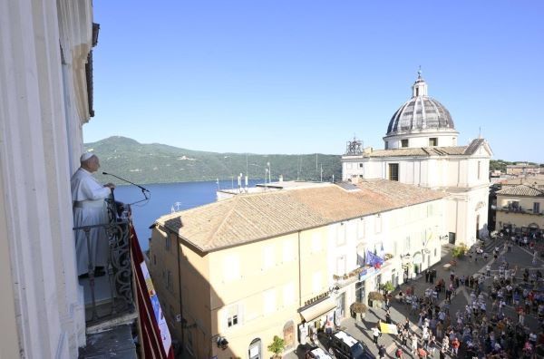 Đức Giáo hoàng bắt đầu thời gian nghỉ hè tại Castel Gandolfo
