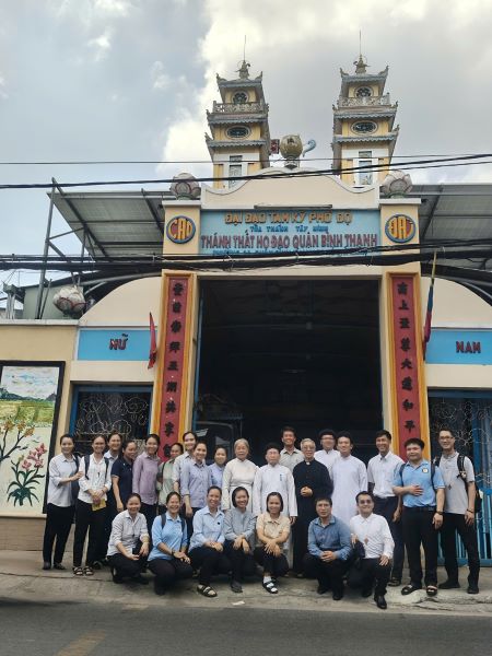 Sinh viên Học viện La San tìm hiểu nét đẹp văn hóa Cao Đài