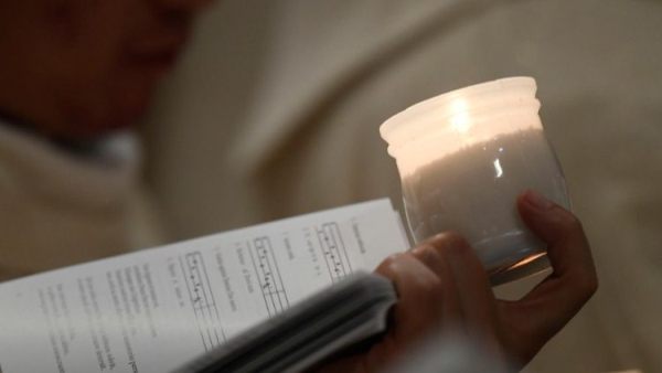 Số người trẻ được rửa tội gia tăng tại Anh quốc