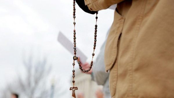 Ứng dụng cầu nguyện “Hallow” trở thành ứng dụng được tải xuống nhiều nhất trên Apple Store