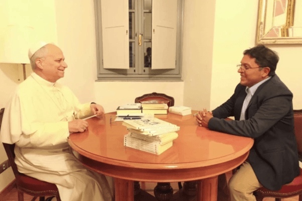 Quyển sách mới kể lại những giai thoại trong cuộc đời của ĐGH Lêô XIV, trong đó có cả ngày ngài bị báo tin đã tử vong