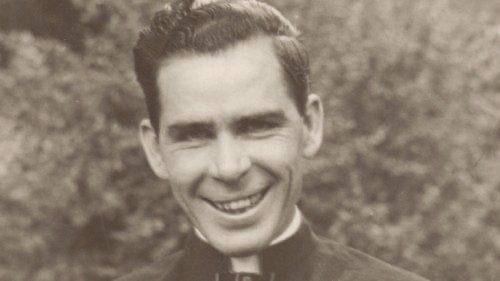 Trước thềm lễ phong Chân phước của Đức TGM Fulton J. Sheen - Vượt lên trên những ồn ào