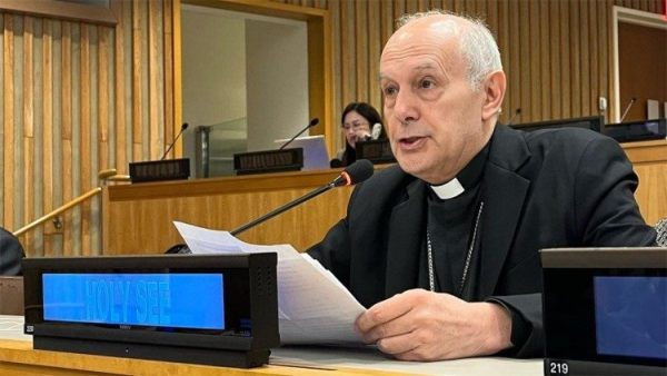 Đức TGM Caccia: Phát triển y tế và giáo dục phải đặt con người ở trung tâm