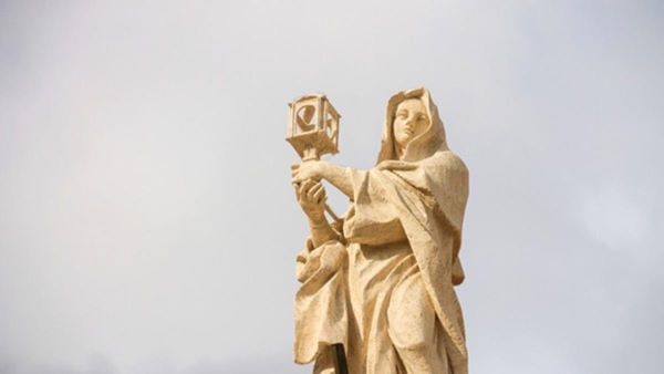 7 điều cần biết về Thánh Clare Assisi, Bổn mạng ngành truyền hình