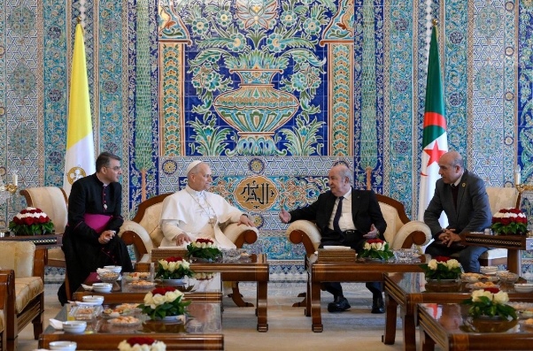 ĐGH Lêô XIV rời Algeria, bắt đầu chuyến tông du tại Camerun