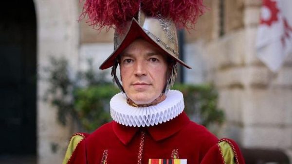 Đức Giáo hoàng chọn Anton Kappler, một vệ binh Thụy Sĩ, làm tân trợ lý phòng