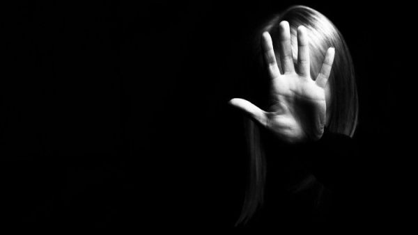 Đức Giáo hoàng: Đừng bao giờ xem nhẹ bạo lực đối với phụ nữ; đừng sợ hãi tố cáo nó